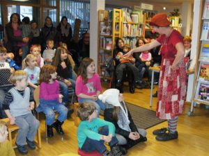 Clown Lulu in der Stadtbibliothek