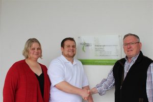 Familie Zimmer und Ortsvorsteher Kurt Gorenflo