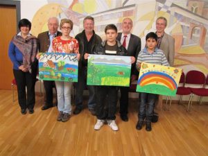 Die Preisträger: Michelle Herrmann von der Schloss Schule Jugendeinrichtung, Fadel Doueik von der Grund- und Werkrealschule in Eggenstein und Alexandru Butarin von der Richard-Hecht-Schule in Spöck