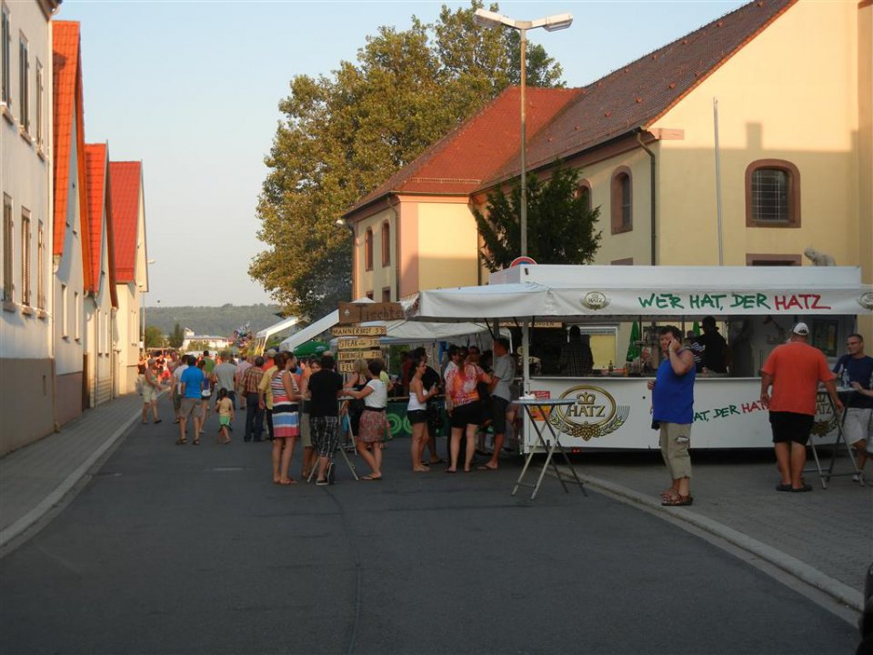 Imbissstände in der Kirchstraße (Foto: Martin Strohal) Imbissstände in der Kirchstraße