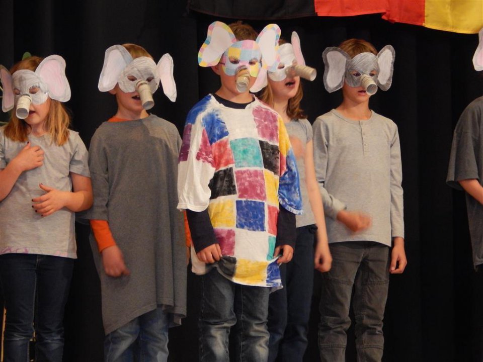 Musikspiel zum Buch "Elmar" der Richard-Hecht-Schule Spöck Musikspiel "Elmar"