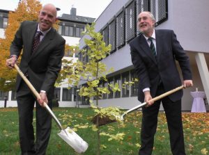 Patrick Krauth und Oberbürgermeister Klaus Demal 