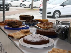 Kuchenverkauf Autohaus Giraud