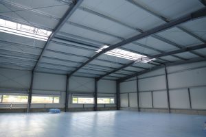 Innenansicht der neuen Halle der Digitaltest GmbH