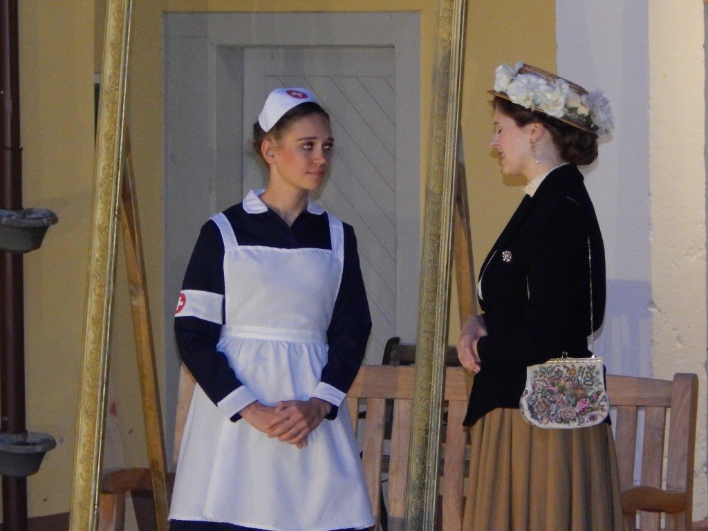 Mina Murray mit Krankenschwester