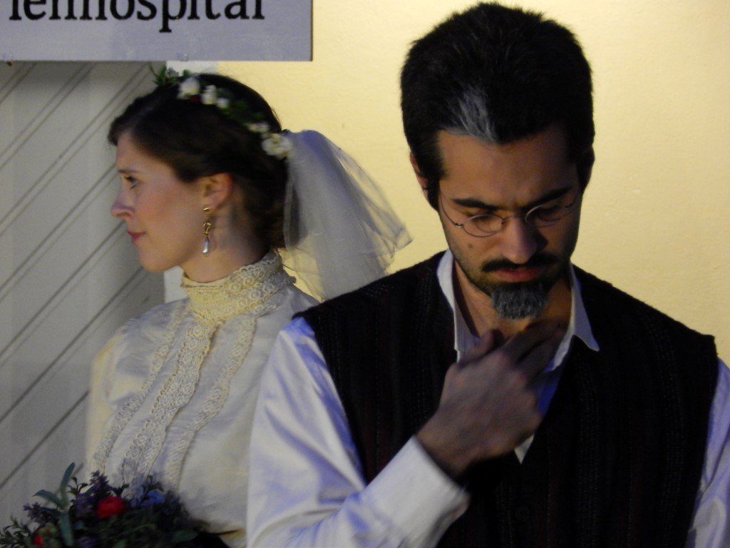 Mina Murray (Ann-Kathrin Beimel) und Jonathan Harker (Paul Tremper)
