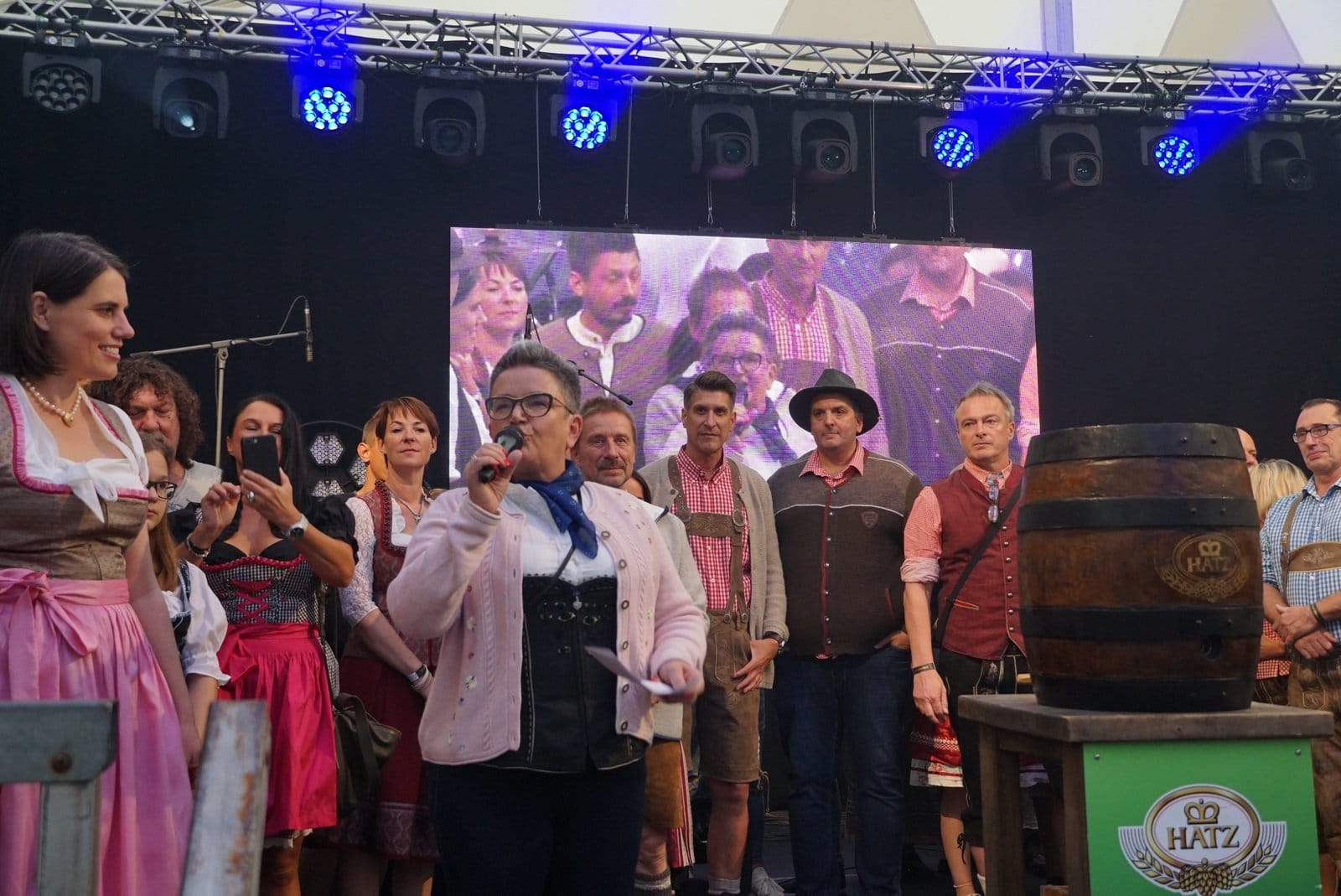 Fassanstich mit OB Petra Becker