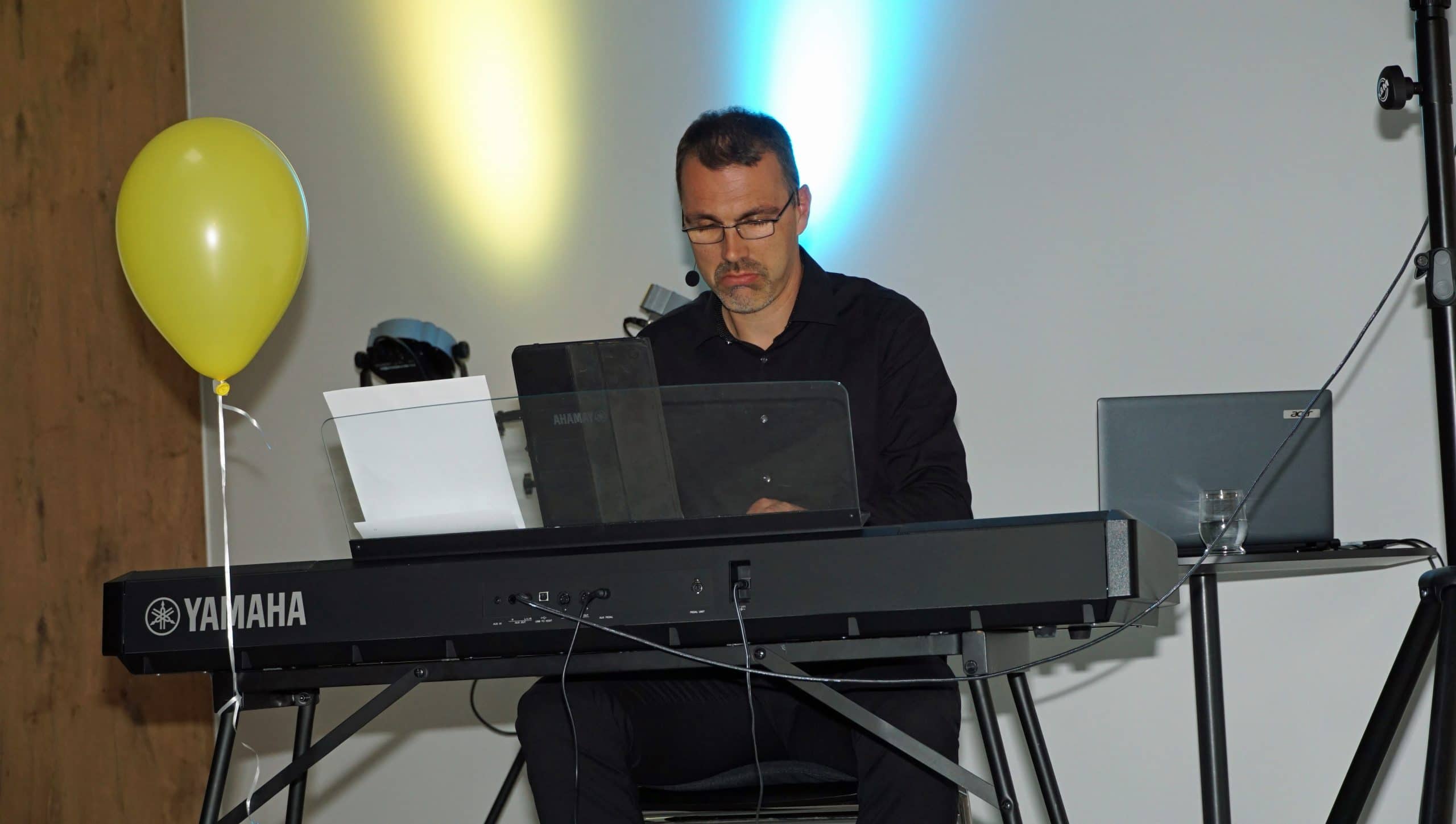 Peter Tauber am Klavier
