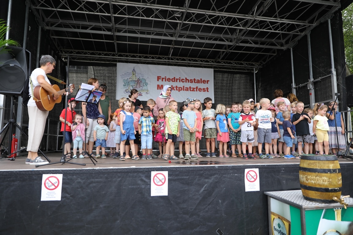 Chor aller Friedrichstaler Kindergärten