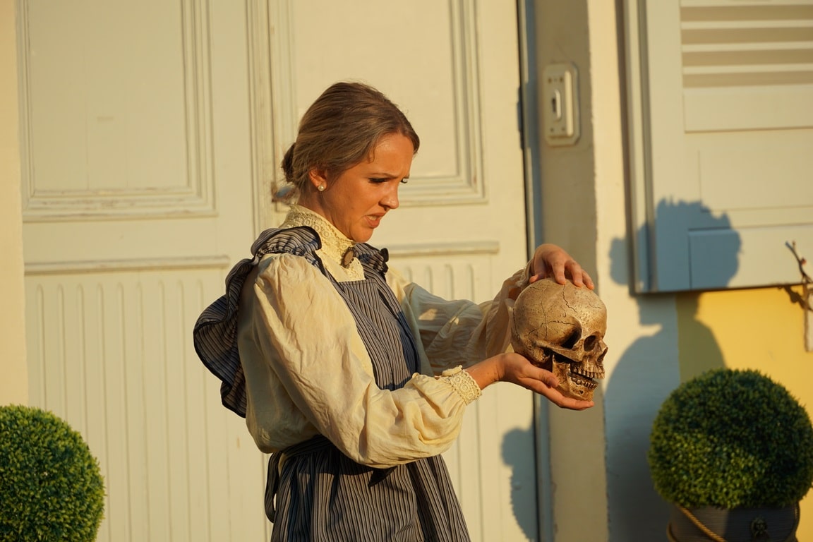 Hotelbedienstete Myra Gardener (Stephanie Rosenfeld)