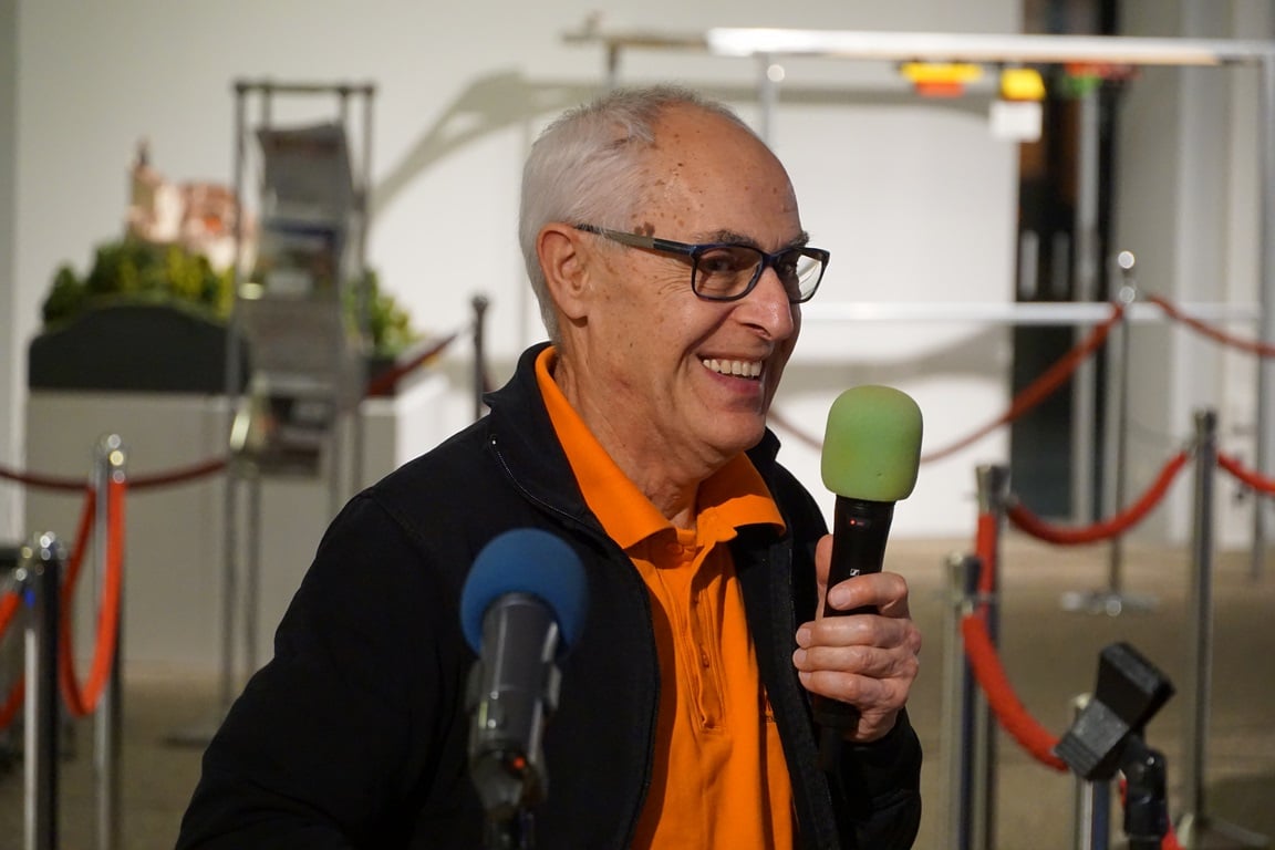 Gesprächsrunde mit Joachim Fischer, Leiter des Ausstellungsbereichs im Regierungspräsidium, mit TMG-Lehrer Matthias Wagner