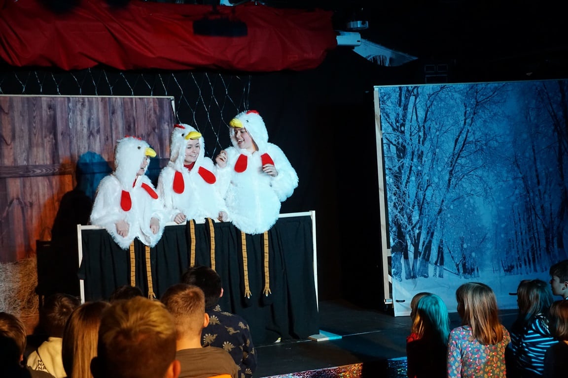Drei Hühner (Emilia Steiner, Emma Weihrater, Madita Steiner)