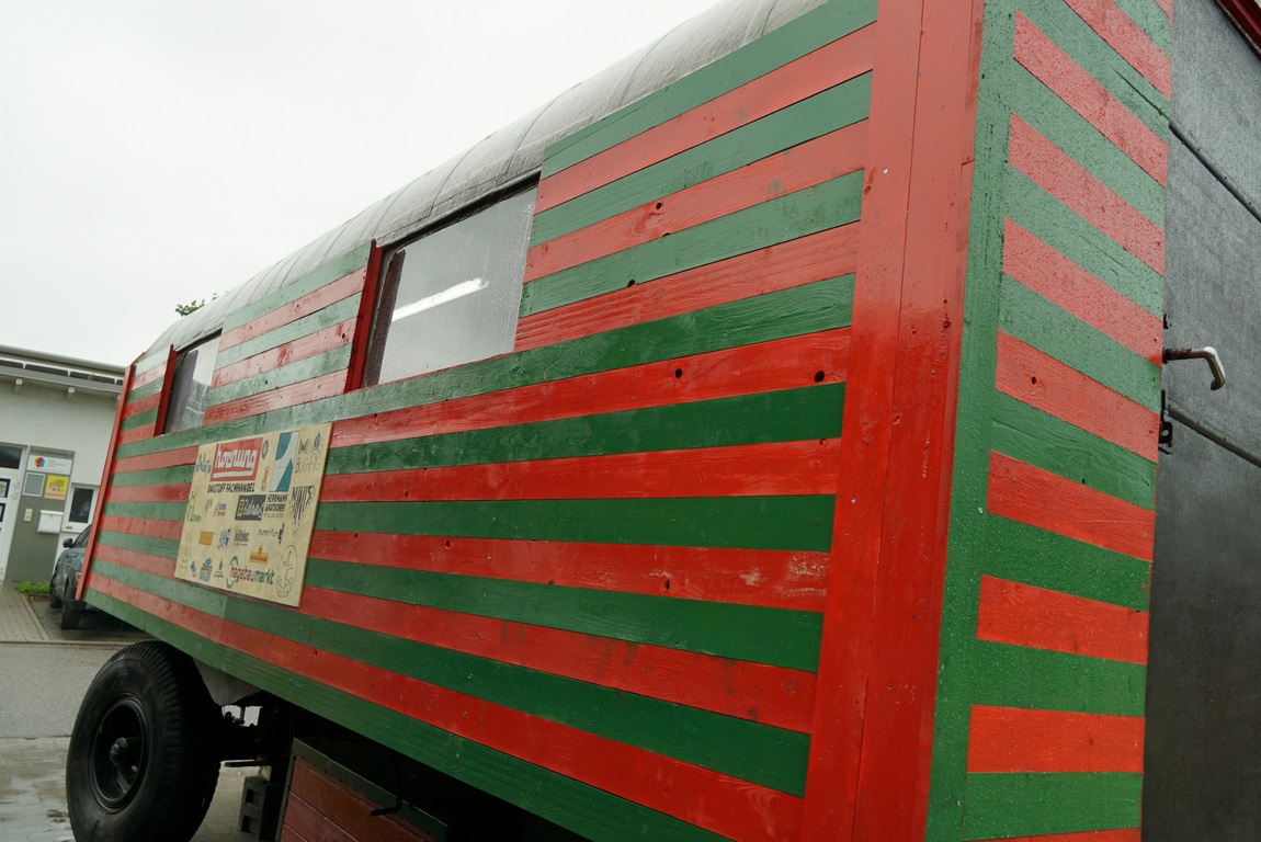 Umgestalteter Bauwagen