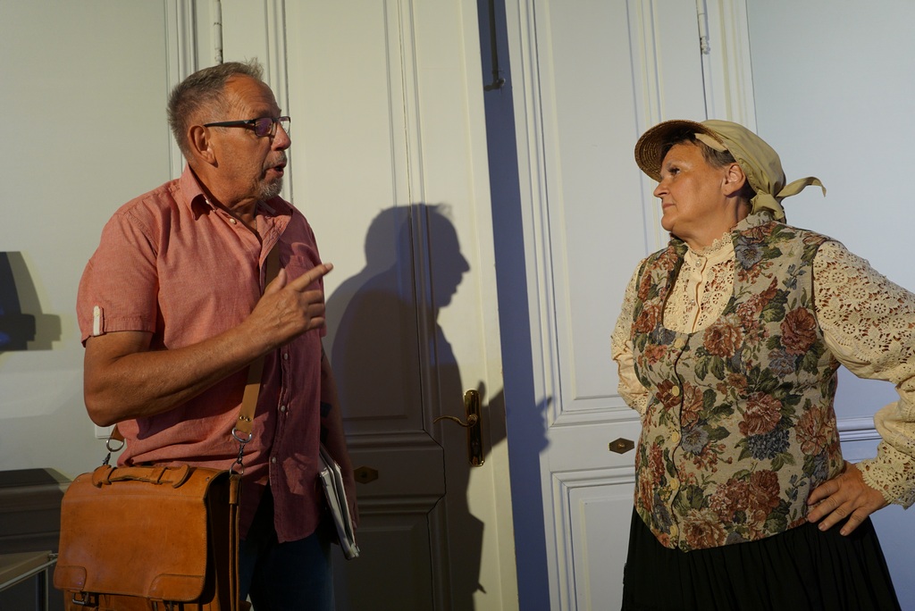 Geschichtslehrer und Hausfrau (Wolfgang Lederer, Barbara Losereit)