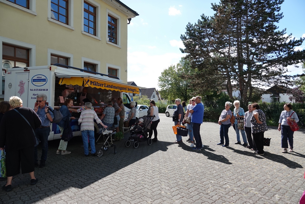 Erster Friedrichstaler Wochenmarkt
