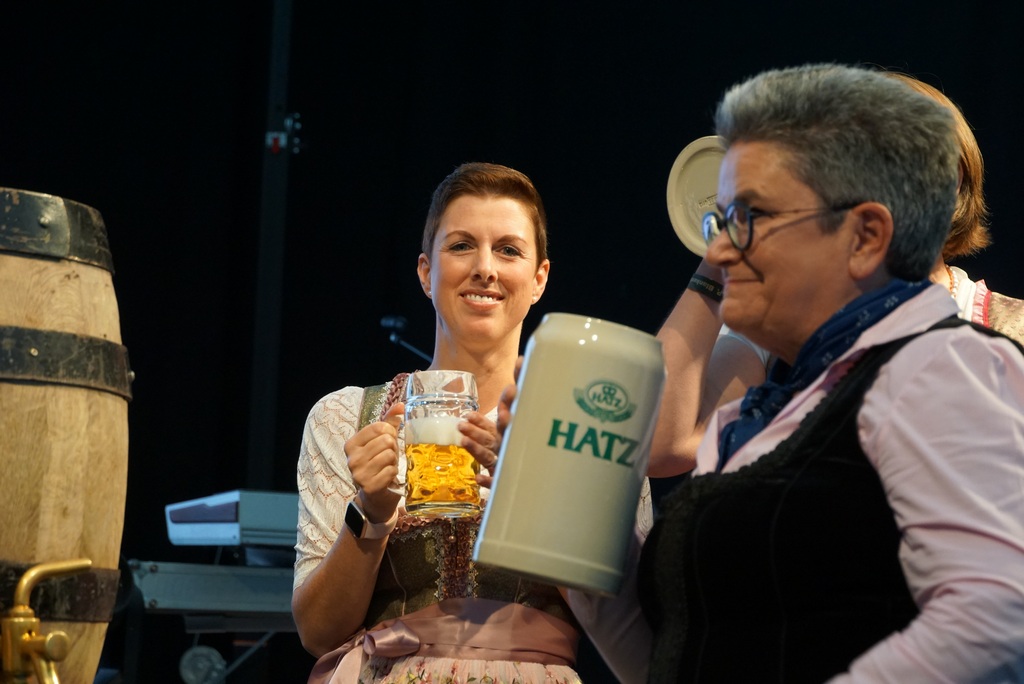 Erste Bürgermeisterin Tamara Schönhaar, OB Petra Becker