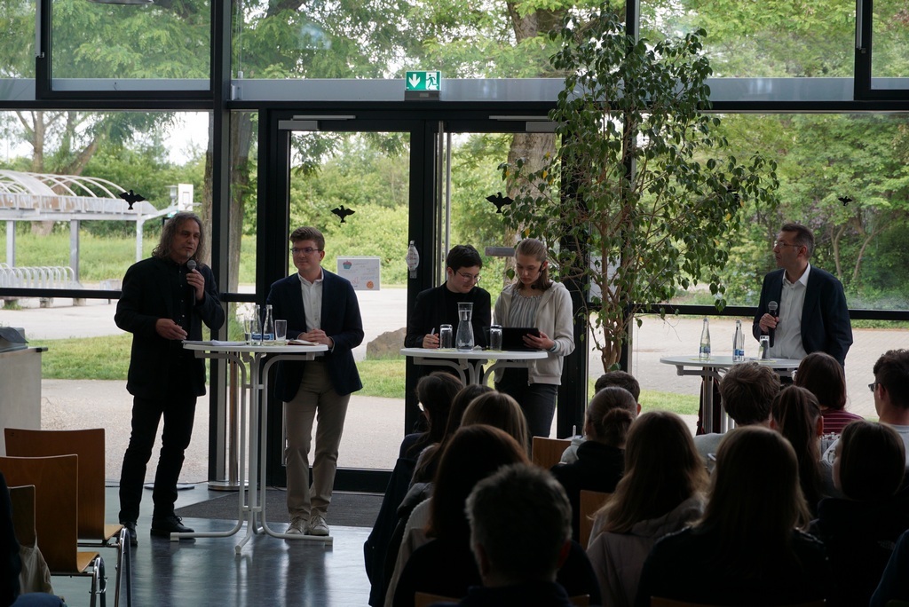 Diskussionsrunde am Schulzentrum