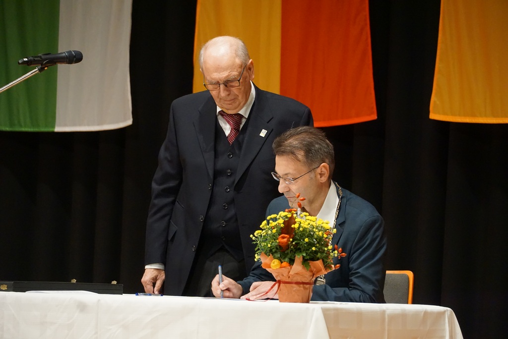 Verpflichtung durch Stadtrat Wolfgang Sickinger