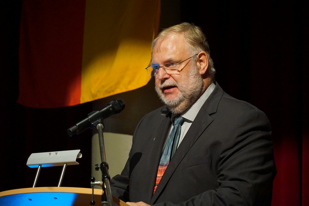 Pfarrer Jörg Seiter für die Kirchen