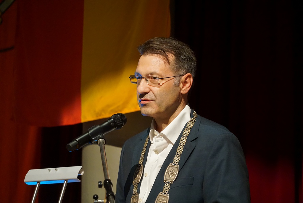 OB Frank Burkard